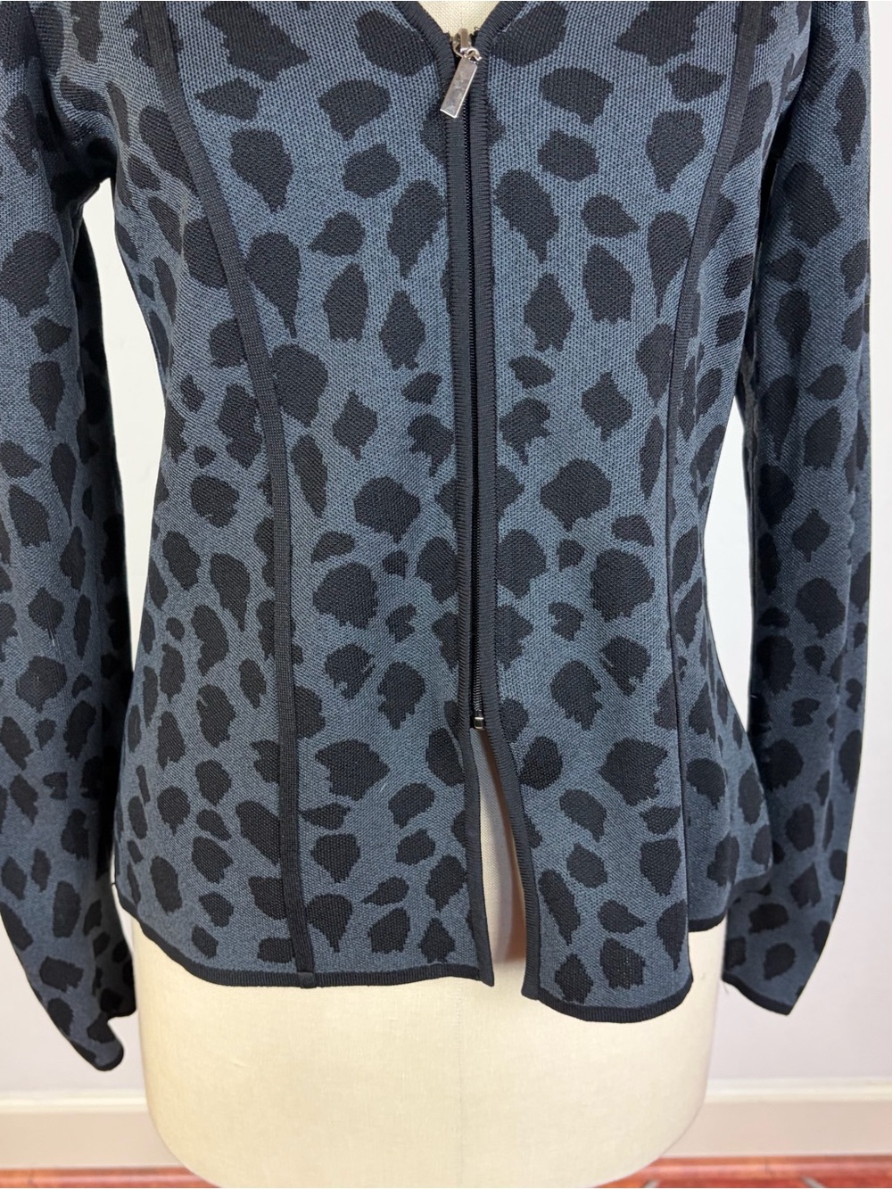 Misook Black Leopard Pattern Zip-Front Jacket - Picture 4 of 6